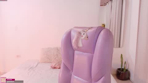 Sofa online show from 02/19/26, 06:37