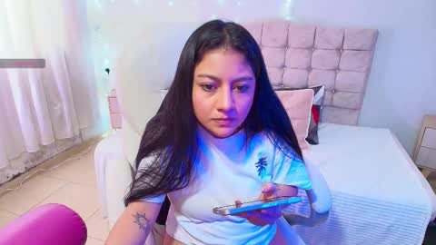 pau cute online show from 10/22/25, 07:46