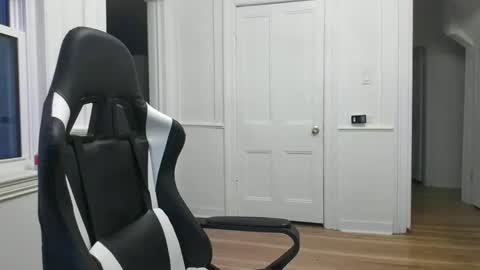 shy online show from 12/17/24, 09:38