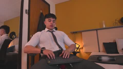 Paul online show from 01/08/25, 01:09