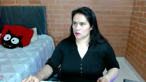 Snapshot of paula__117 chatting on 06/08/26, 08:53 paula__117 online show from 06/08/26, 08:53