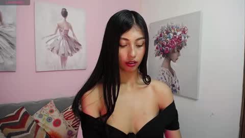 Snapshot of paula_rendon chatting on 12/02/25, 12:43 Pau online show from 12/02/25, 12:43