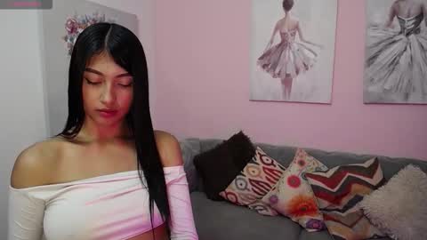 Snapshot of paula_rendon chatting on 12/03/25, 12:14 Pau online show from 12/03/25, 12:14