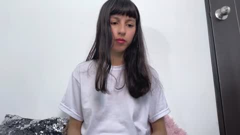 Snapshot of paulainblue chatting on 07/08/26, 08:46 online show from 07/08/26, 08:46