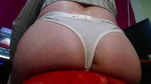 PAULA VALENTINA online show from 11/17/25, 12:27