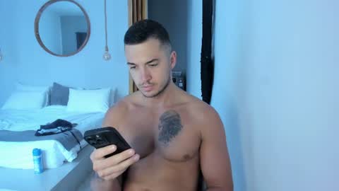 Snapshot of paulblack021 chatting on 06/29/26, 02:40 paulblack021 online show from 06/29/26, 02:40