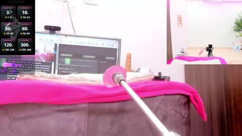 Snapshot of paulina_davis_ chatting on 04/26/26, 01:03 Paulina Davis online show from 04/26/26, 01:03