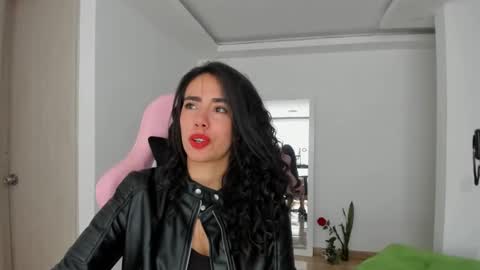 paulina online show from 02/12/25, 07:35