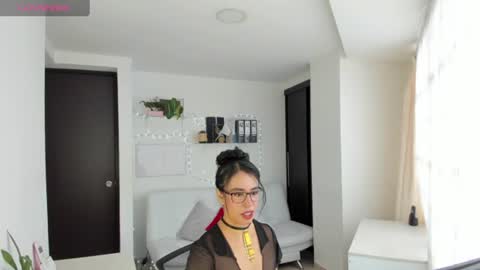 Snapshot of paulina_dossantos chatting on 06/13/26, 07:01 paulina online show from 06/13/26, 07:01