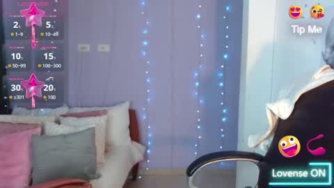 paulina online show from 11/25/25, 02:39