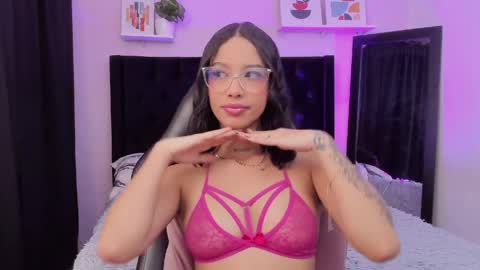 PAULINA  online show from 04/10/26, 08:46