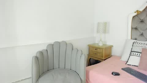 paulina lux online show from 03/06/26, 10:17