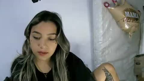Snapshot of paulina_x_x chatting on 05/08/26, 04:01 paulina_x_x online show from 05/08/26, 04:01