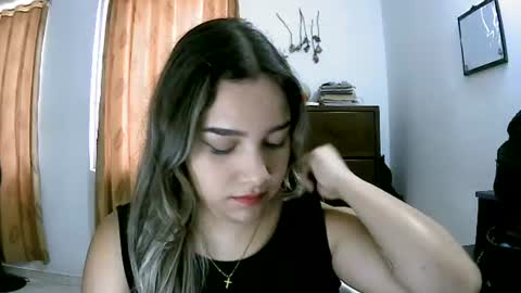 Snapshot of paulina_x_x chatting on 06/20/26, 09:50 paulina_x_x online show from 06/20/26, 09:50