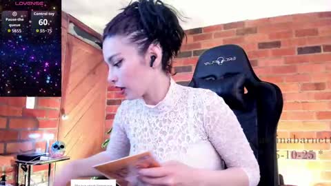 Paulina online show from 10/17/25, 04:09