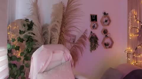 Estefania online show from 12/03/25, 06:28