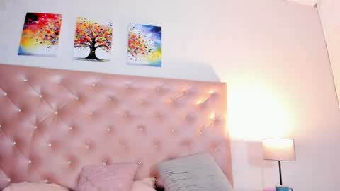 Snapshot of paulinasaeenz chatting on 06/19/26, 04:11 PaulinaSaennz online show from 06/19/26, 04:11