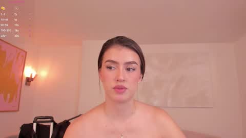 Paulina Santos  online show from 12/21/25, 05:31