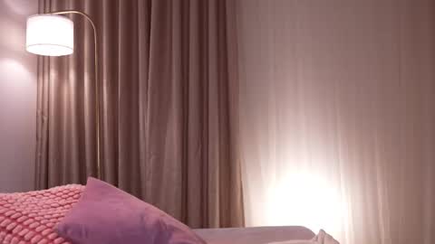 pauline_7 online show from 01/14/26, 04:01