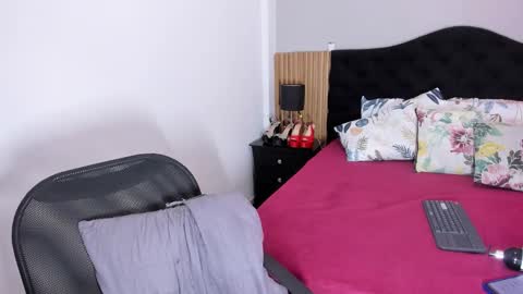 Pauline online show from 03/30/26, 02:56