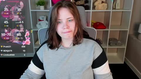 Erica online show from 04/25/26, 01:41