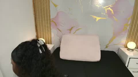Snapshot of paulinekosh chatting on 06/15/26, 08:00 Pauline Kosh online show from 06/15/26, 08:00