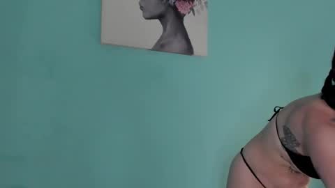 Snapshot of paulinnablue chatting on 10/03/25, 08:39 Paulina Blue online show from 10/03/25, 08:39