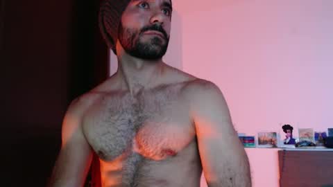 Snapshot of paulripped chatting on 10/12/25, 05:50 Paul online show from 10/12/25, 05:50