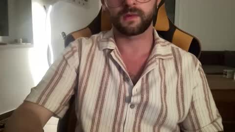 Snapshot of paulsimpsn chatting on 09/15/25, 05:57 love bush online show from 09/15/25, 05:57