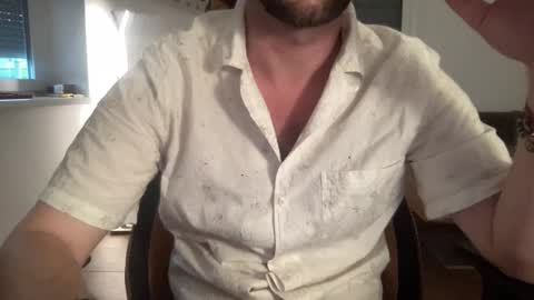 Snapshot of paulsimpsn chatting on 09/19/25, 04:51 love bush online show from 09/19/25, 04:51