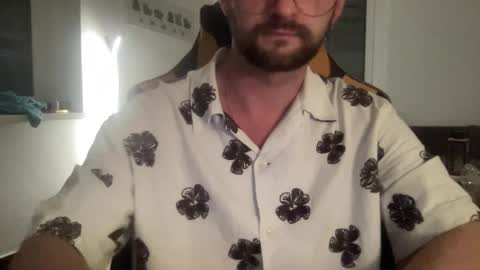 Snapshot of paulsimpsn chatting on 09/20/25, 11:06 love bush online show from 09/20/25, 11:06