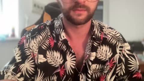 Snapshot of paulsimpsn chatting on 09/21/25, 11:34 love bush online show from 09/21/25, 11:34