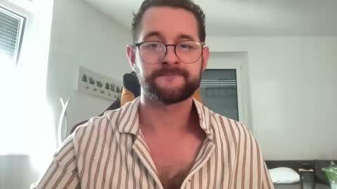 Snapshot of paulsimpsn chatting on 09/28/25, 09:14 love bush online show from 09/28/25, 09:14