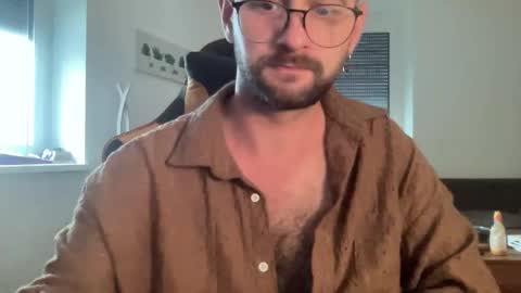 Snapshot of paulsimpsn chatting on 10/08/25, 06:33 love bush online show from 10/08/25, 06:33