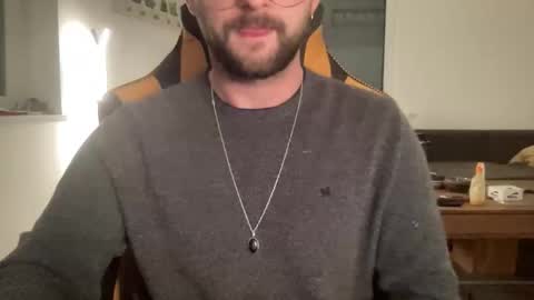 Snapshot of paulsimpsn chatting on 10/10/25, 04:50 love bush online show from 10/10/25, 04:50