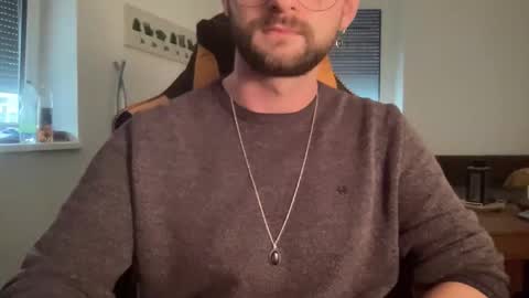 Snapshot of paulsimpsn chatting on 10/13/25, 03:12 love bush online show from 10/13/25, 03:12