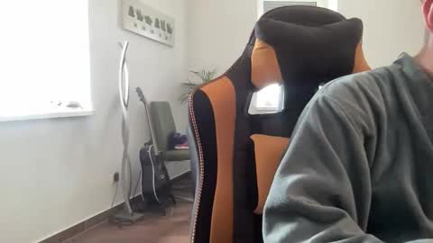 Snapshot of paulsimpsn chatting on 10/23/25, 11:42 love bush online show from 10/23/25, 11:42