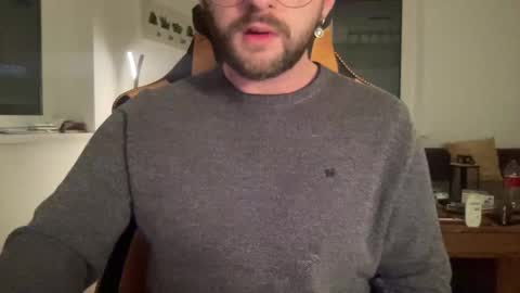 Snapshot of paulsimpsn chatting on 10/27/25, 07:29 love bush online show from 10/27/25, 07:29