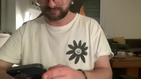 Snapshot of paulsimpsn chatting on 11/14/25, 09:24 love bush online show from 11/14/25, 09:24