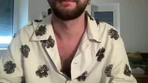 Snapshot of paulsimpsn chatting on 11/21/25, 11:53 love bush online show from 11/21/25, 11:53