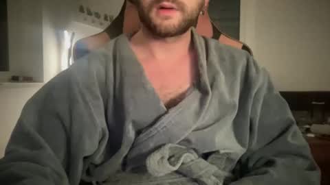 Snapshot of paulsimpsn chatting on 12/15/25, 03:49 love bush online show from 12/15/25, 03:49