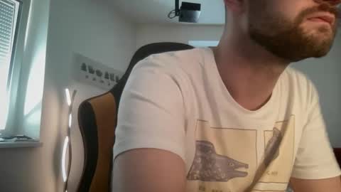 Snapshot of paulsimpsn chatting on 03/06/26, 08:55 love bush online show from 03/06/26, 08:55