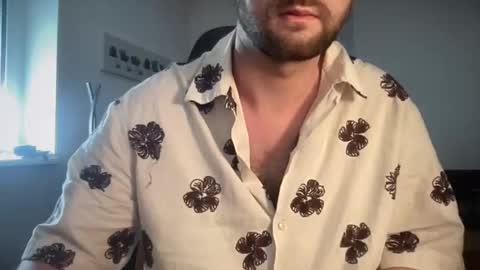 Snapshot of paulsimpsn chatting on 04/06/26, 06:58 love bush online show from 04/06/26, 06:58