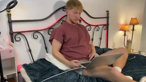 Snapshot of pavelrey chatting on 05/18/26, 10:21 Pavel online show from 05/18/26, 10:21