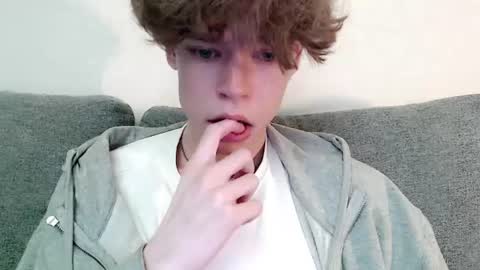 Snapshot of pawclaw chatting on 07/19/26, 01:20 pawclaw online show from 07/19/26, 01:20