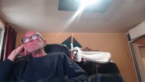 pc8474408 online show from 05/04/26, 03:52