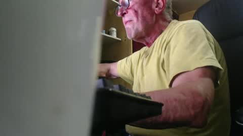 Snapshot of pc8474408 chatting on 06/25/26, 03:05 pc8474408 online show from 06/25/26, 03:05