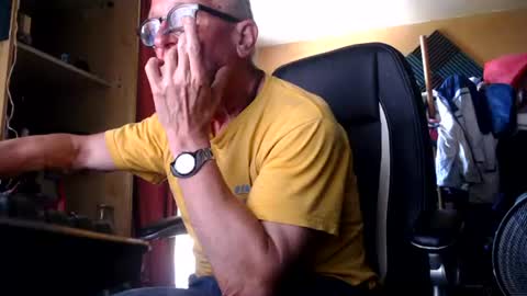 Snapshot of pc8474408 chatting on 06/29/26, 02:39 pc8474408 online show from 06/29/26, 02:39