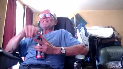 Snapshot of pc8474408 chatting on 07/14/26, 12:22 pc8474408 online show from 07/14/26, 12:22
