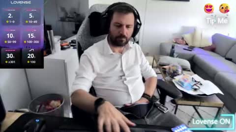 Snapshot of pc92160 chatting on 06/30/26, 03:35 pc92160 online show from 06/30/26, 03:35